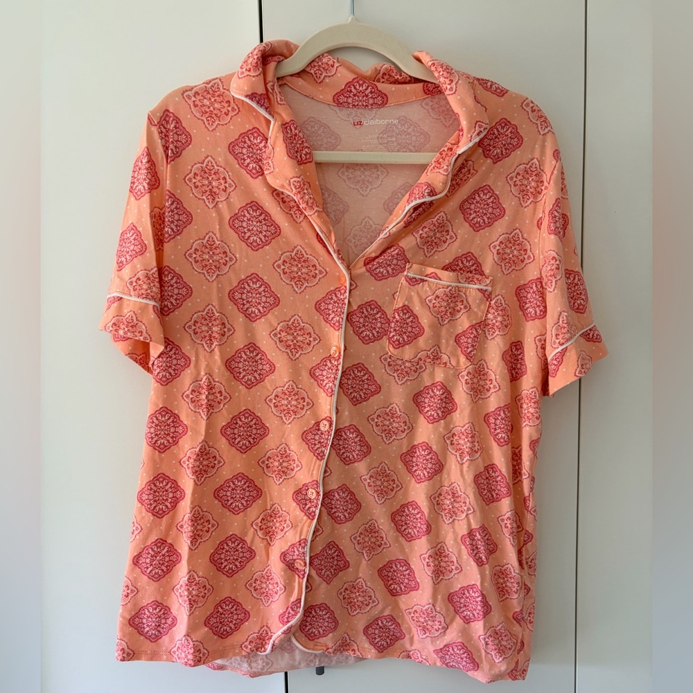Liz Claiborne Peach and Coral Printed Pajama Set 🛌